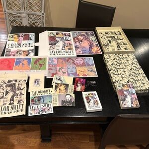 Taylor Swift Eras tour
Indy show!
VIP box!!
Canvas tote
Posters
Post cards
Pin